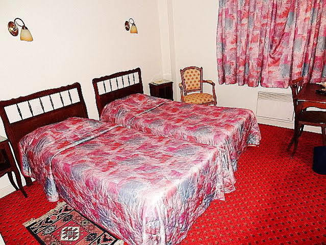 Logis Hotel Calisola Besancon - Soiree Etape Chalezeule المظهر الخارجي الصورة