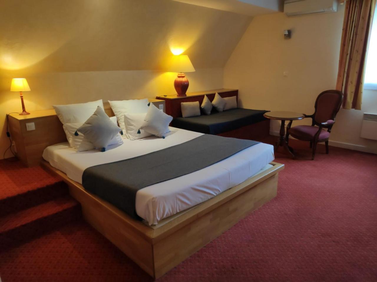 Logis Hotel Calisola Besancon - Soiree Etape Chalezeule المظهر الخارجي الصورة