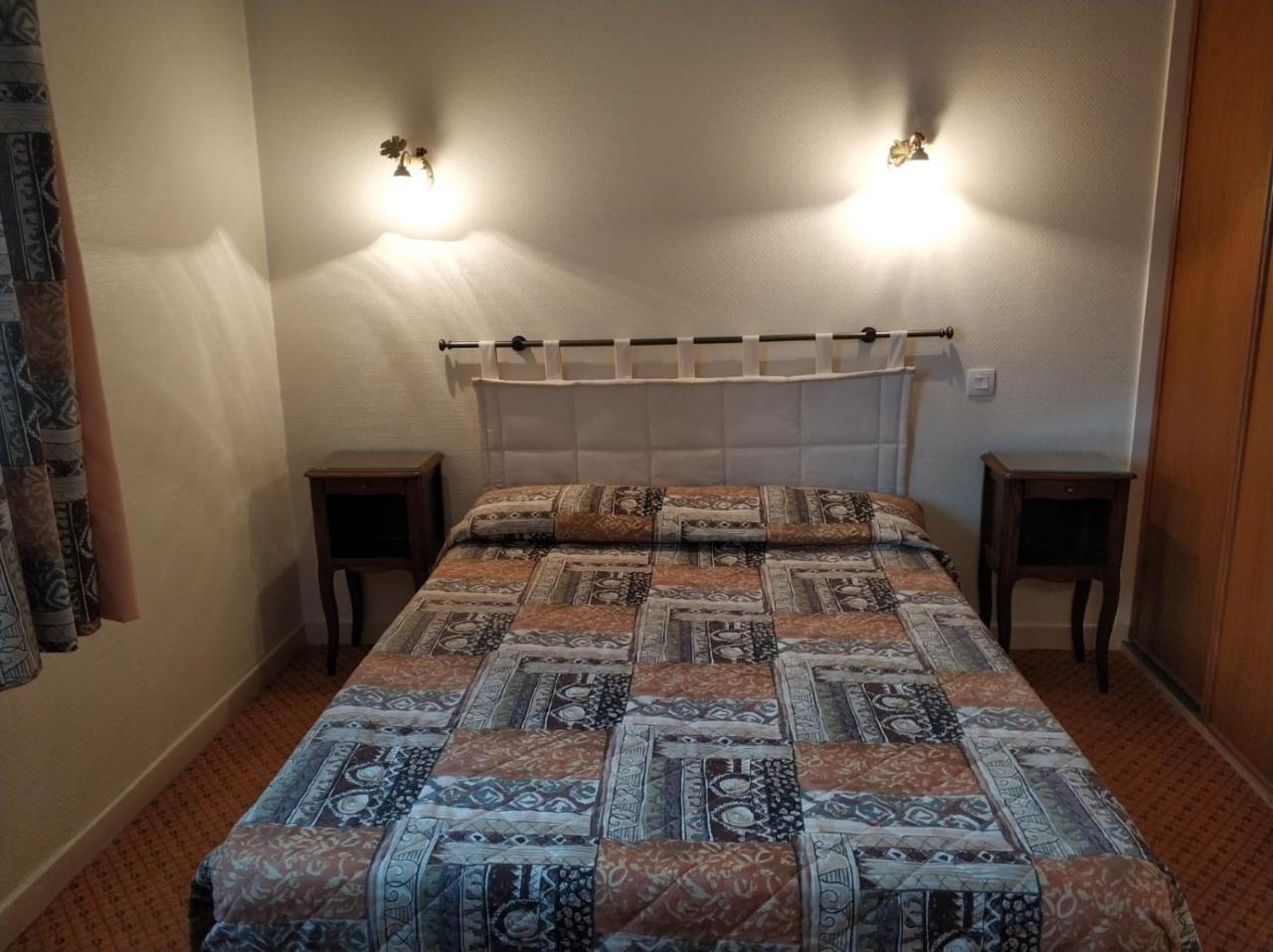 Logis Hotel Calisola Besancon - Soiree Etape Chalezeule المظهر الخارجي الصورة
